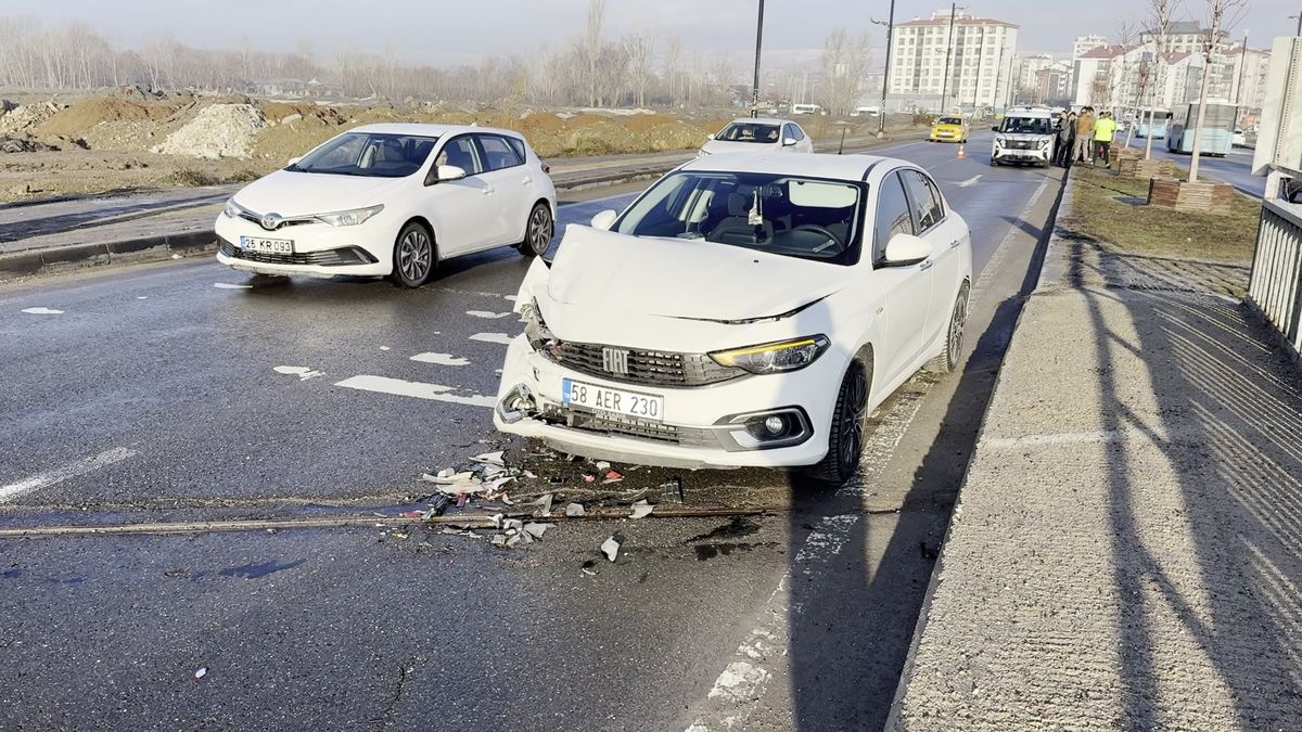 Sivas’ta Buzlanma Nedeniyle Trafik Kazaları