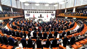Sosyal medya ve doğum iznine yönelik düzenlemeler Meclis’te