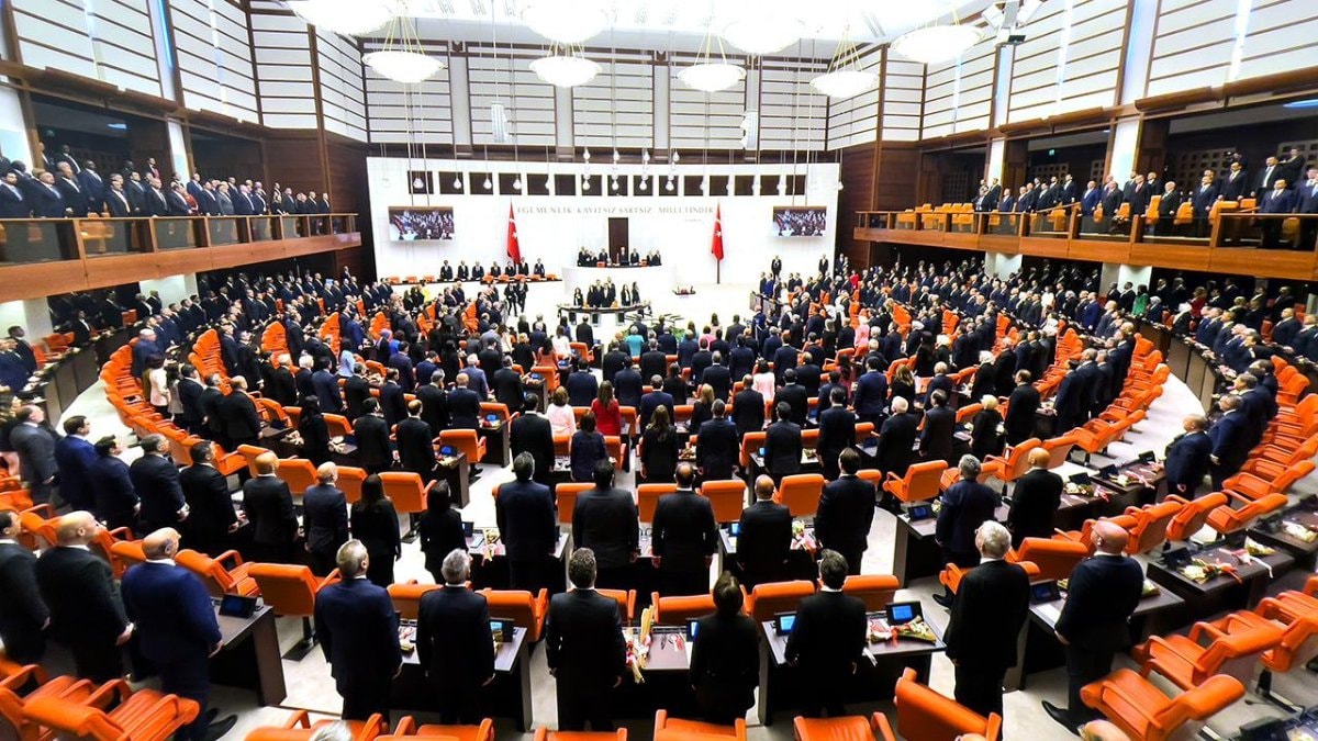 Sosyal medya ve doğum iznine yönelik düzenlemeler Meclis’te
