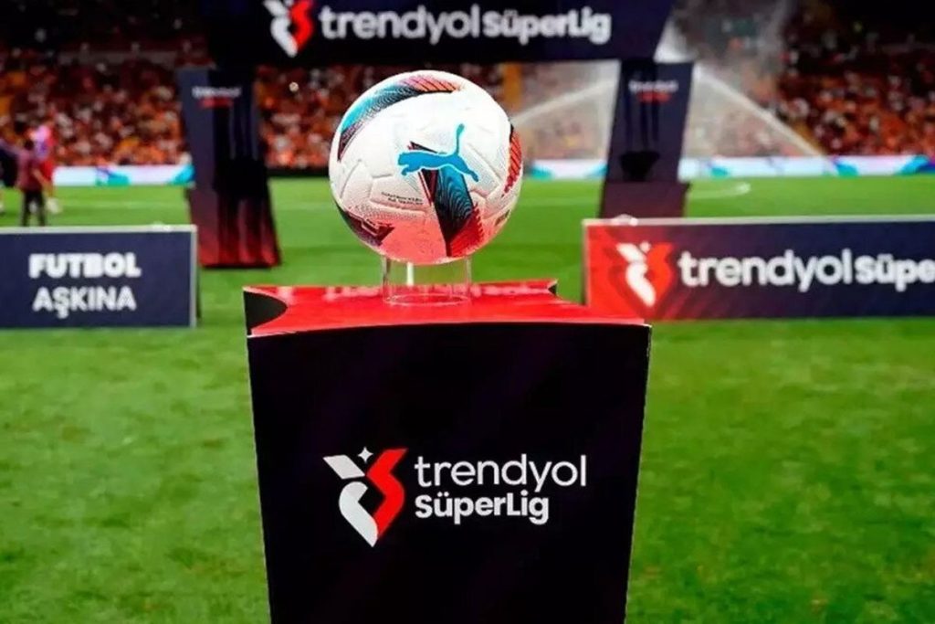 Süper Lig’de maç saatleri değişti
