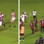 Taraftarlar sahaya girip futbolcularla yumruk yumruğa kavga etti
