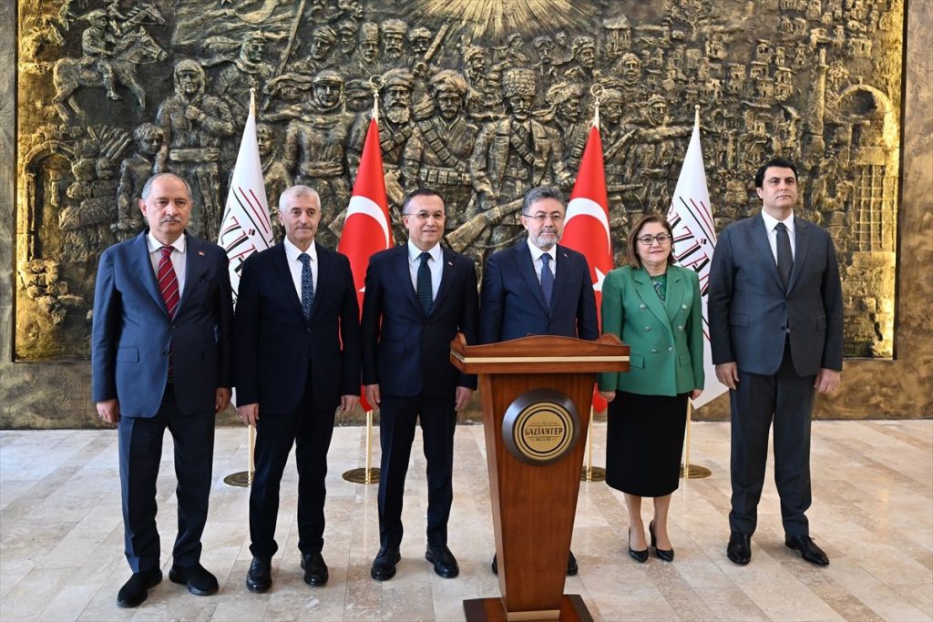 Tarım ve Orman Bakanı Yumaklı, Gaziantep Valiliğini ziyaret etti