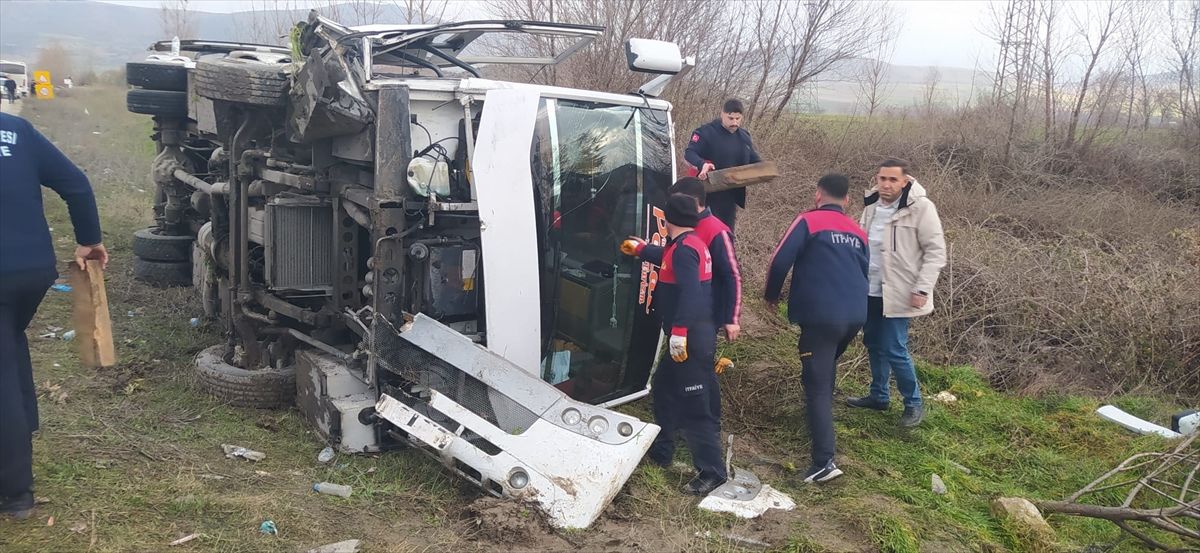 Tokat’ta Minibüs ve Otomobil Çarpıştı: 22 Yaralı