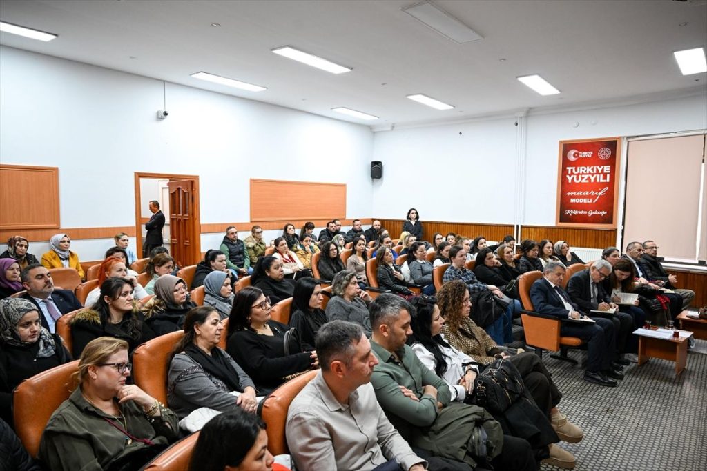 Vali Turan, Okul Aile Birliği Başkanlarıyla Toplandı