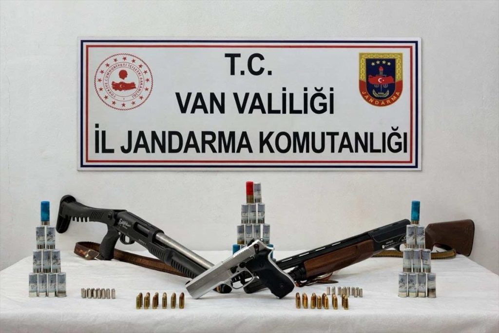 Van’da Silah ve Mermi Ele Geçirildi