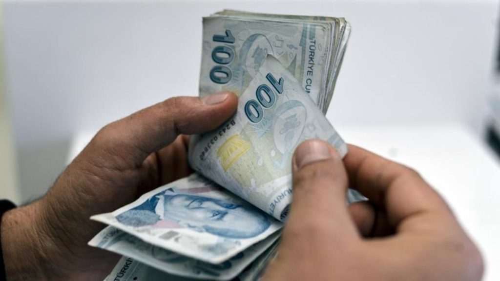 Yaşlı ve engelli aylıkları vatandaşların hesaplarına yatırılmaya başladı