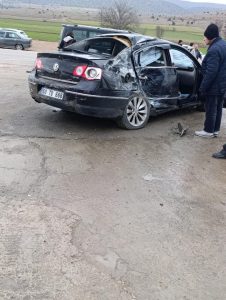 Zile’de servis minibüsü kaza yaptı, 6 öğrenci yaralandı